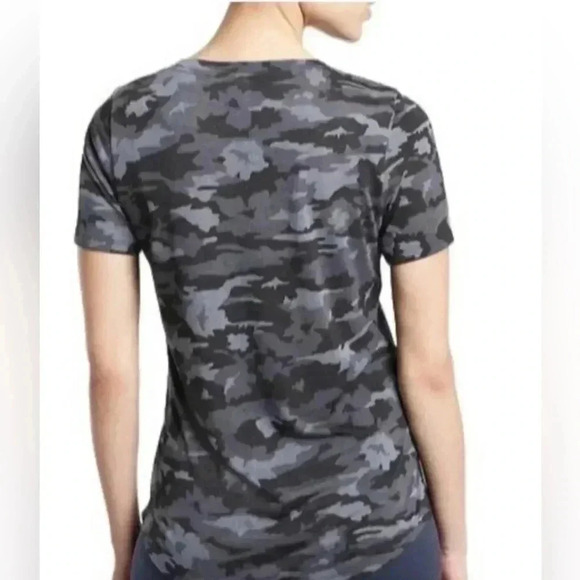 ⚡️Athleta breezy camo scoop neckline tee shirt - Picture 2 of 8